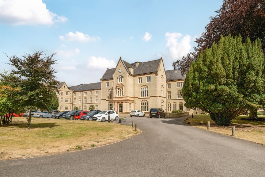 2 bedroom Flat for Letting Kingsley Avenue, Fairfield, Bedfordshire