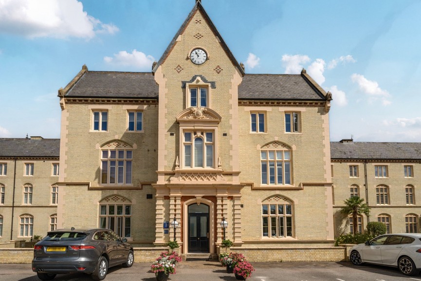 2 bedroom Flat for Letting Kingsley Avenue, Fairfield, Bedfordshire