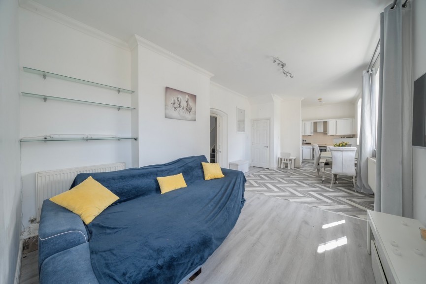 2 bedroom Flat for Letting Kingsley Avenue, Fairfield, Bedfordshire