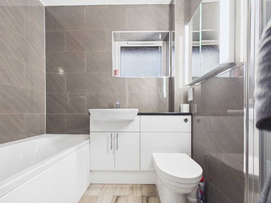 6 bedroom House for Sale Layston Park, Royston, Hertfordshire