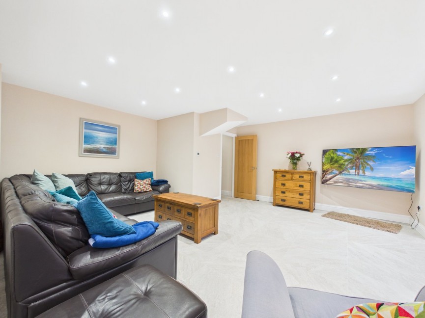 6 bedroom House for Sale Layston Park, Royston, Hertfordshire