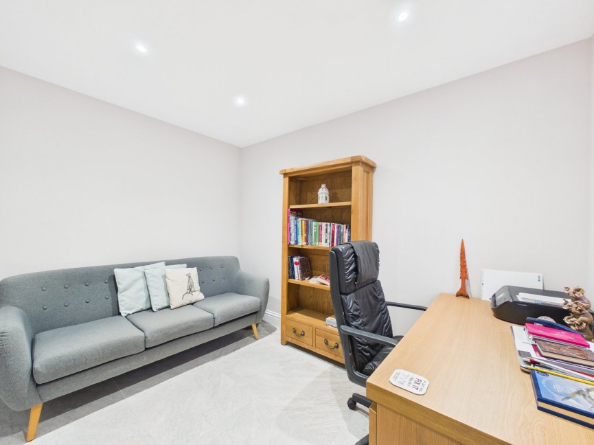 6 bedroom House for Sale Layston Park, Royston, Hertfordshire