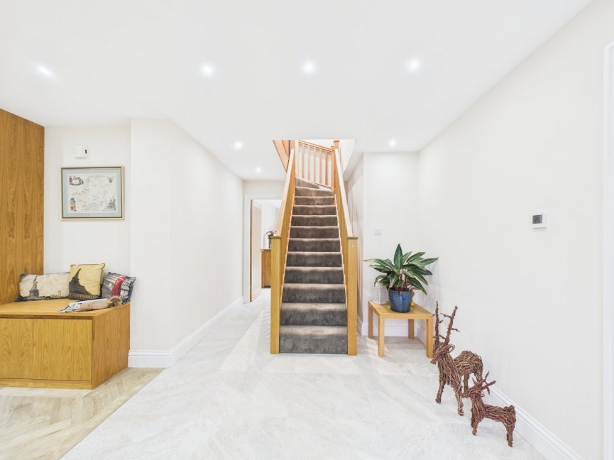 6 bedroom House for Sale Layston Park, Royston, Hertfordshire