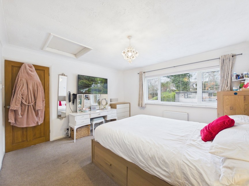 3 bedroom House for Sale Wheatfield Crescent, Royston, Hertfordshire