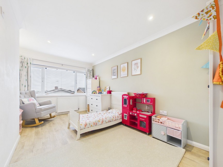 3 bedroom House for Sale Wheatfield Crescent, Royston, Hertfordshire