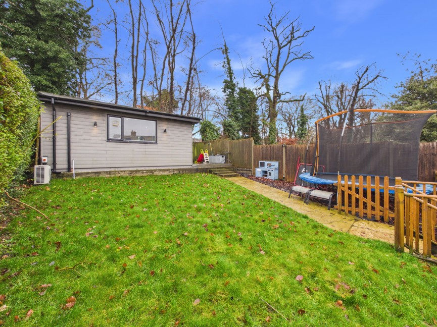 3 bedroom House for Sale Wheatfield Crescent, Royston, Hertfordshire