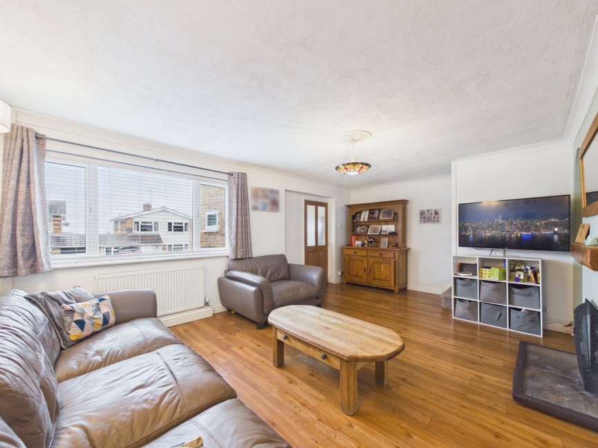 3 bedroom House for Sale Wheatfield Crescent, Royston, Hertfordshire