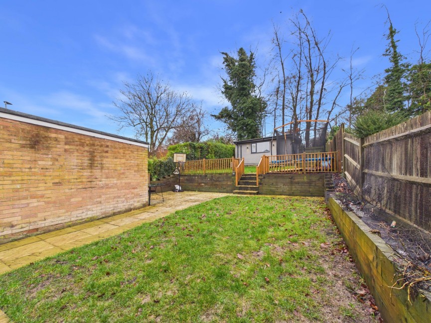3 bedroom House for Sale Wheatfield Crescent, Royston, Hertfordshire