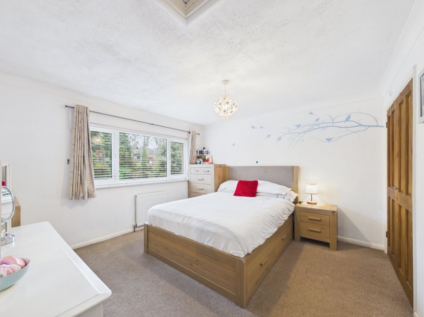 3 bedroom House for Sale Wheatfield Crescent, Royston, Hertfordshire