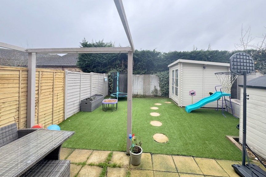 3 bedroom House for Sale Shackleton Gardens, Flitwick, Bedfordshire