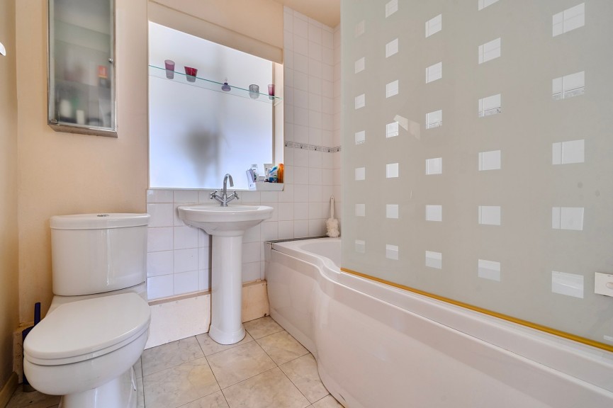 2 bedroom Bungalow for Sale Shillington, Hitchin, Bedfordshire