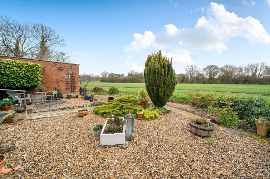 2 bedroom Bungalow for Sale Shillington, Hitchin, Bedfordshire