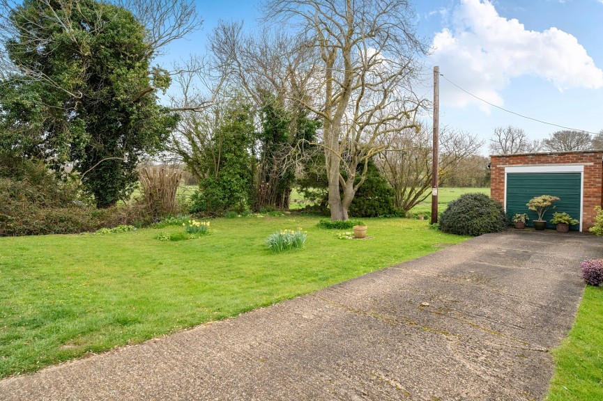 2 bedroom Bungalow for Sale Shillington, Hitchin, Bedfordshire