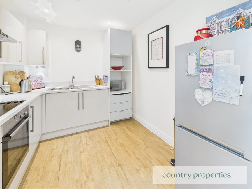 2 bedroom Flat for Sale Bessemer Road, Welwyn Garden City, Hertfordshire