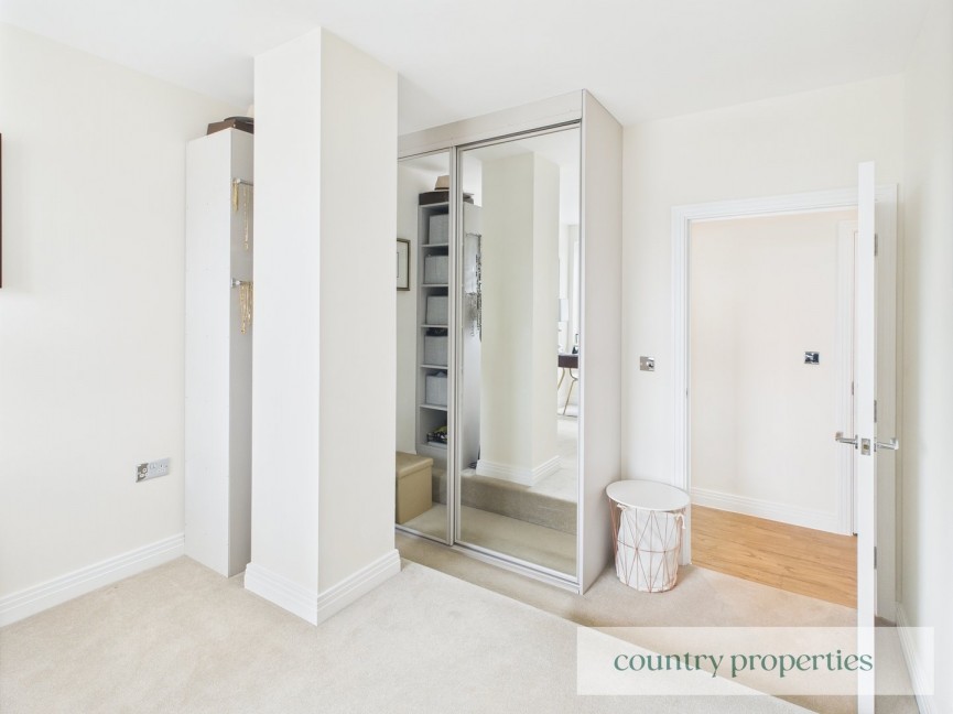 2 bedroom Flat for Sale Bessemer Road, Welwyn Garden City, Hertfordshire