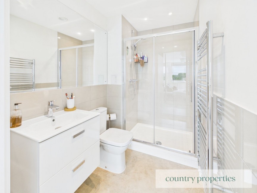 2 bedroom Flat for Sale Bessemer Road, Welwyn Garden City, Hertfordshire