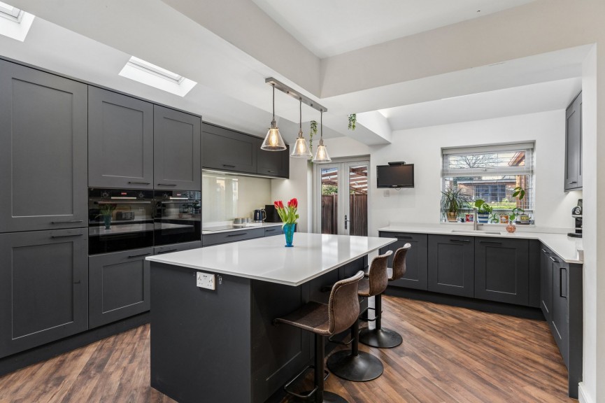 3 bedroom House for Sale Brampton Park Road, Hitchin, Hertfordshire