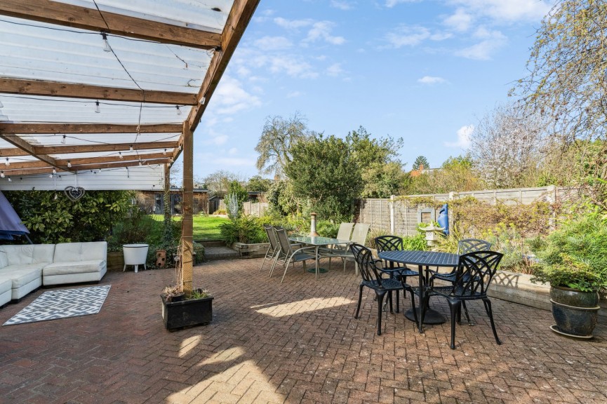 3 bedroom House for Sale Brampton Park Road, Hitchin, Hertfordshire