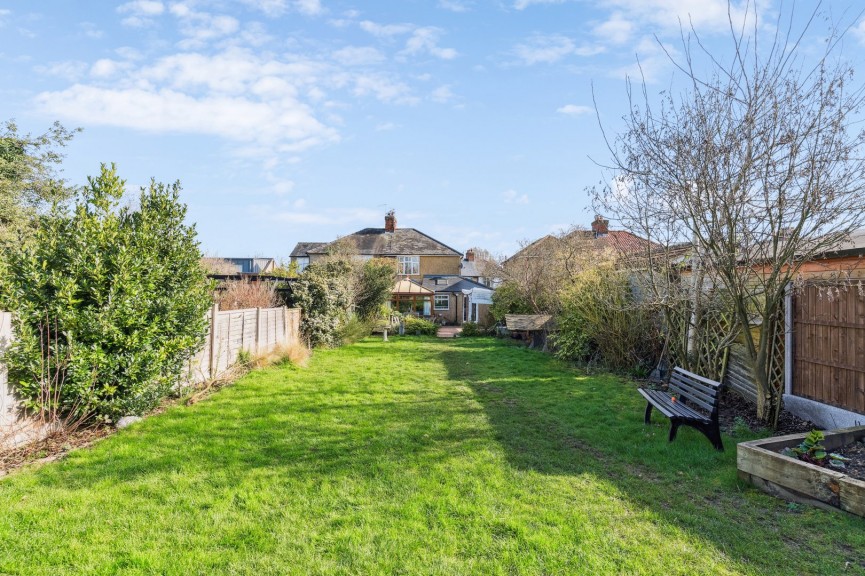 3 bedroom House for Sale Brampton Park Road, Hitchin, Hertfordshire