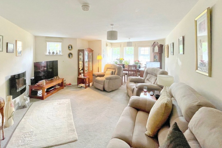 2 bedroom Flat for Sale The Hawthorns, Flitwick, Bedfordshire