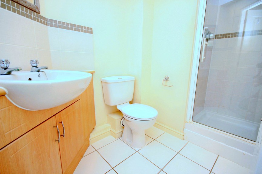 2 bedroom Flat for Sale The Hawthorns, Flitwick, Bedfordshire