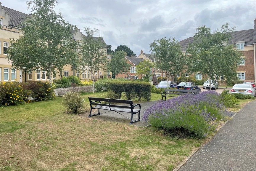 2 bedroom Flat for Sale The Hawthorns, Flitwick, Bedfordshire