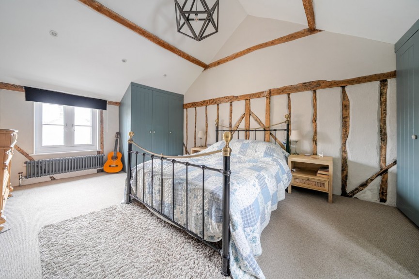 3 bedroom House for Sale High Street, HENLOW, Bedfordshire