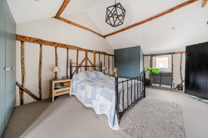 3 bedroom House for Sale High Street, HENLOW, Bedfordshire