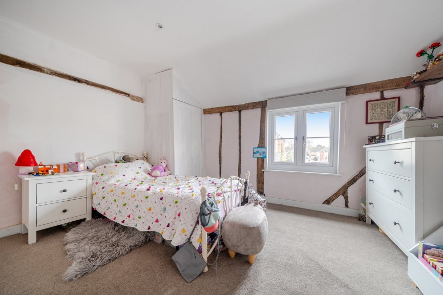 3 bedroom House for Sale High Street, HENLOW, Bedfordshire