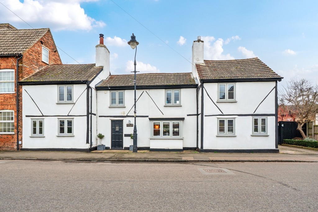 High Street, HENLOW, Bedfordshire