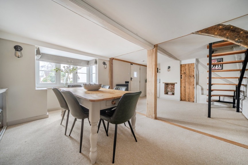 3 bedroom House for Sale High Street, HENLOW, Bedfordshire