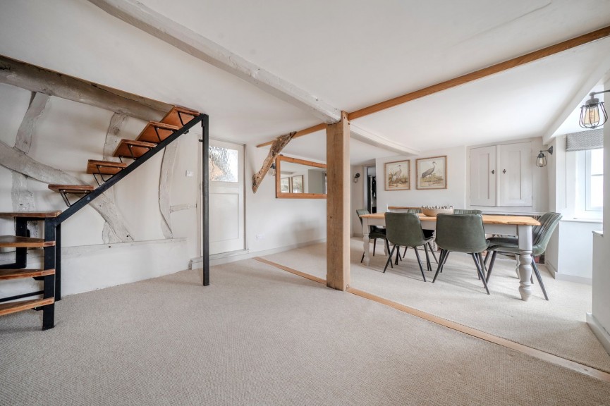 3 bedroom House for Sale High Street, HENLOW, Bedfordshire