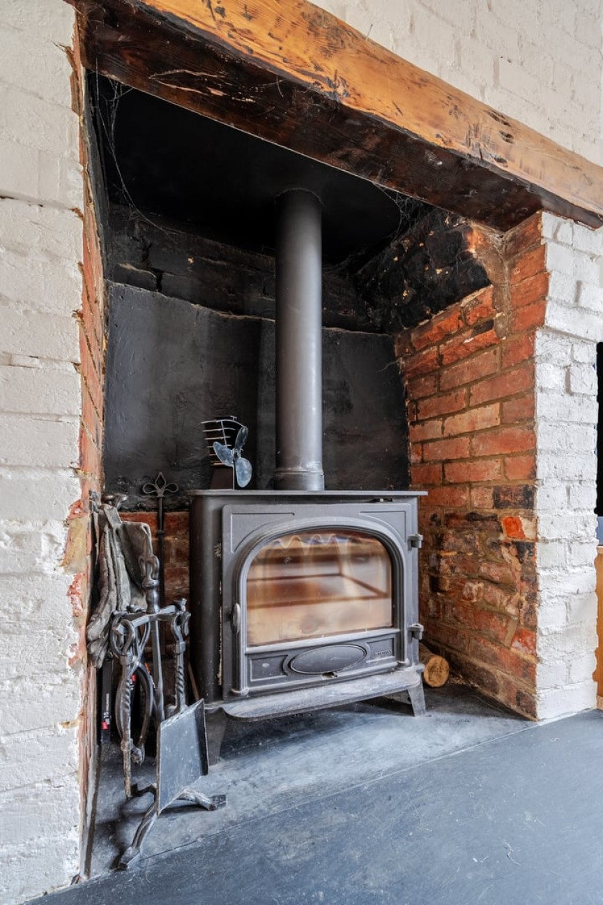 3 bedroom House for Sale High Street, HENLOW, Bedfordshire