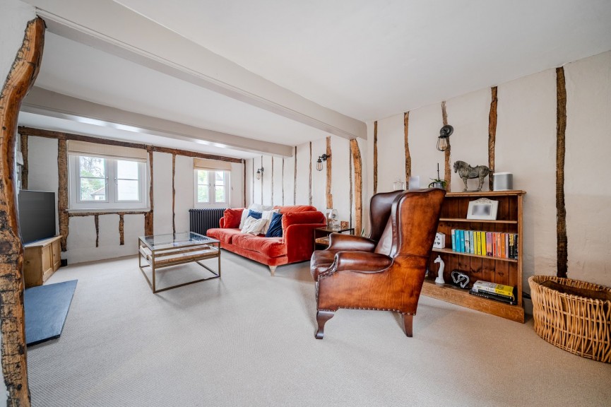 3 bedroom House for Sale High Street, HENLOW, Bedfordshire