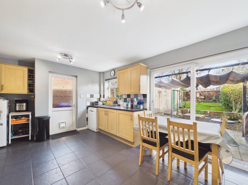 3 bedroom House for Sale Willian Road, Hitchin, Hertfordshire