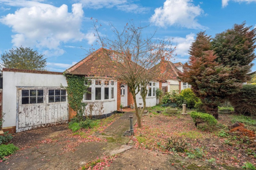 2 bedroom Bungalow for Sale Crow Furlong, Hitchin, Hertfordshire