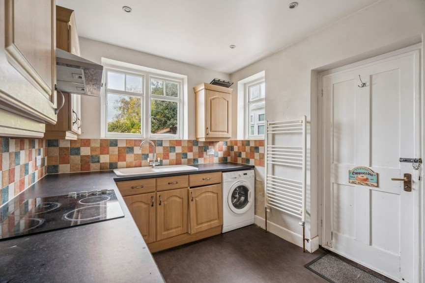 2 bedroom Bungalow for Sale Crow Furlong, Hitchin, Hertfordshire