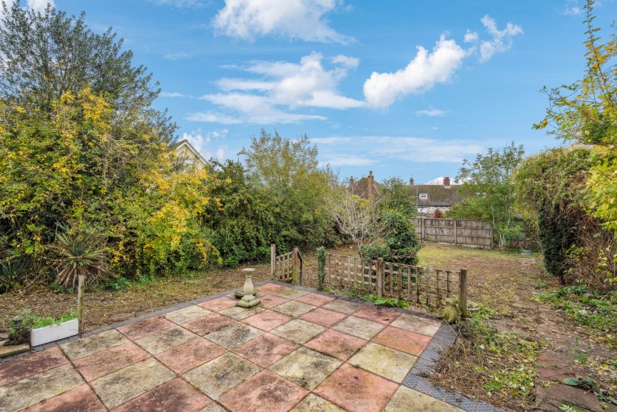 2 bedroom Bungalow for Sale Crow Furlong, Hitchin, Hertfordshire