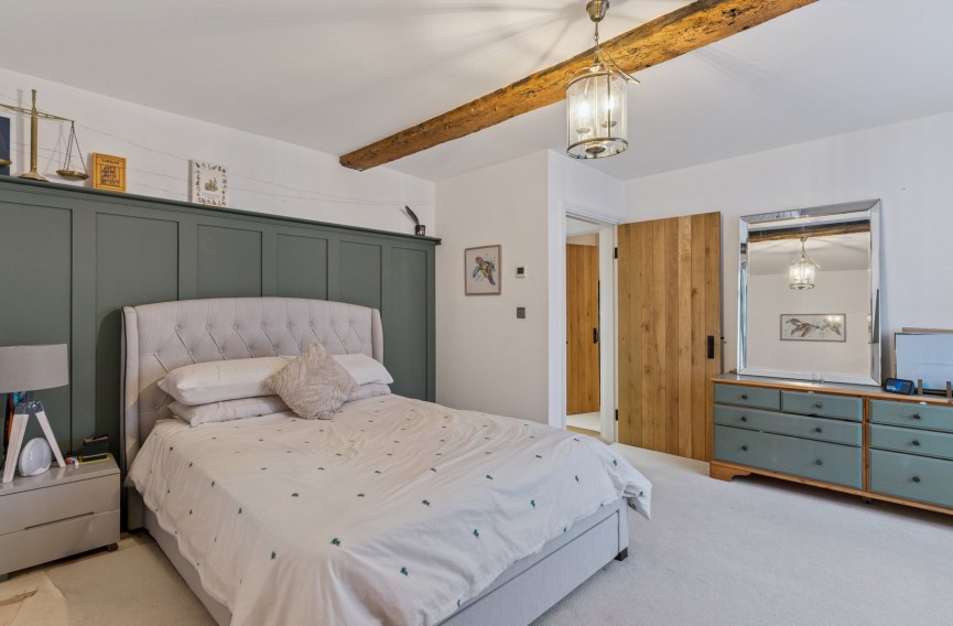 4 bedroom House for Sale Tilehouse Street, Hitchin, Hertfordshire