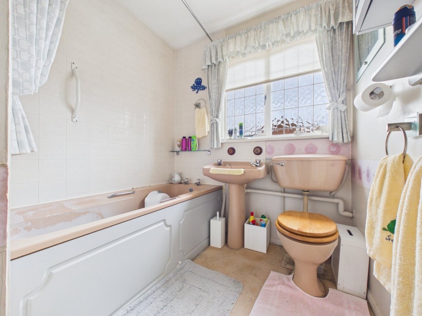 3 bedroom House for Sale Larkins Close, Baldock, Hertfordshire