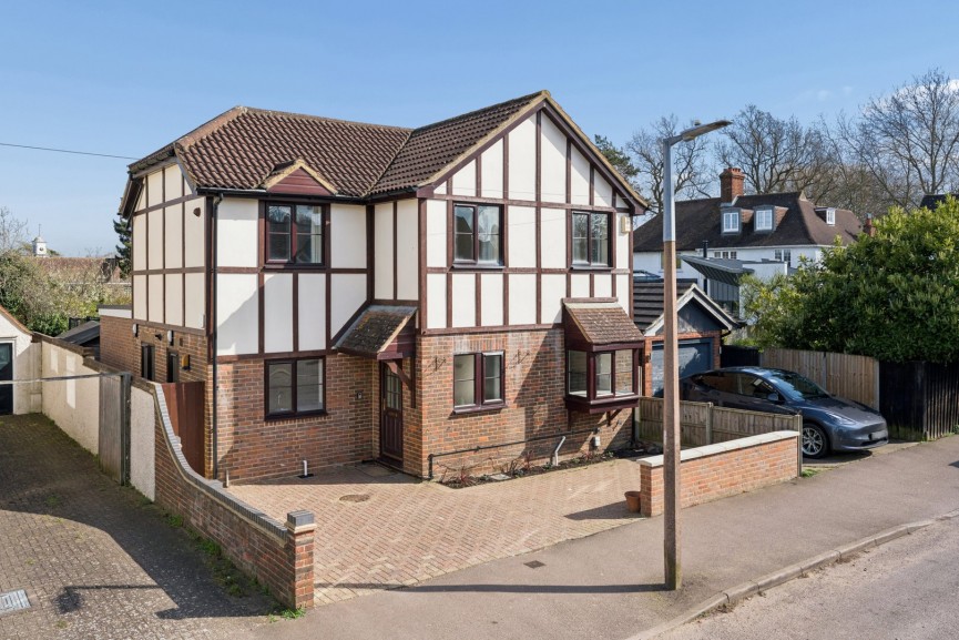 4 bedroom House for Sale Bearton Avenue, Hitchin, Hertfordshire