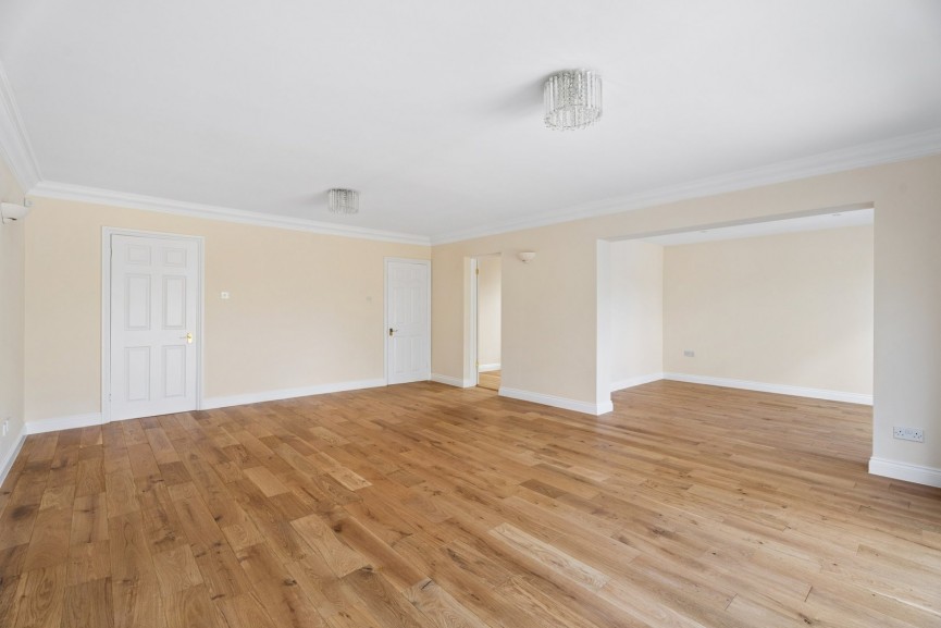 4 bedroom House for Sale Bearton Avenue, Hitchin, Hertfordshire