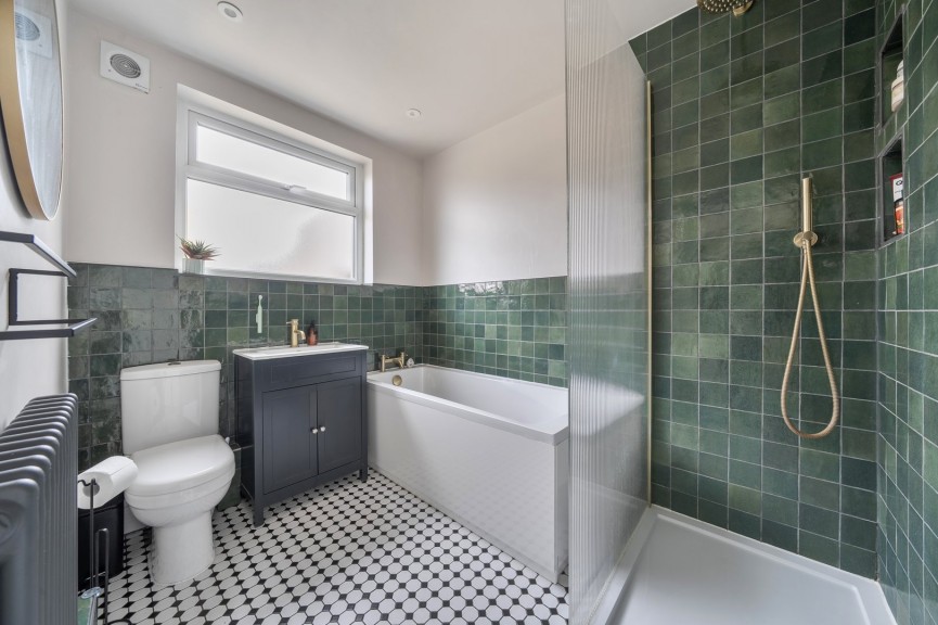 2 bedroom House for Sale High Street, Arlesey, Bedfordshire