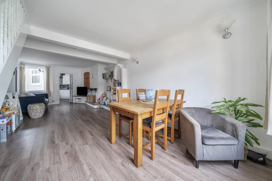 2 bedroom House for Sale High Street, Arlesey, Bedfordshire