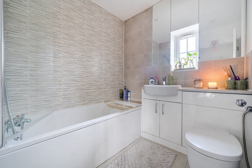 3 bedroom House for Sale Arlesey Road, Henlow, Bedfordshire