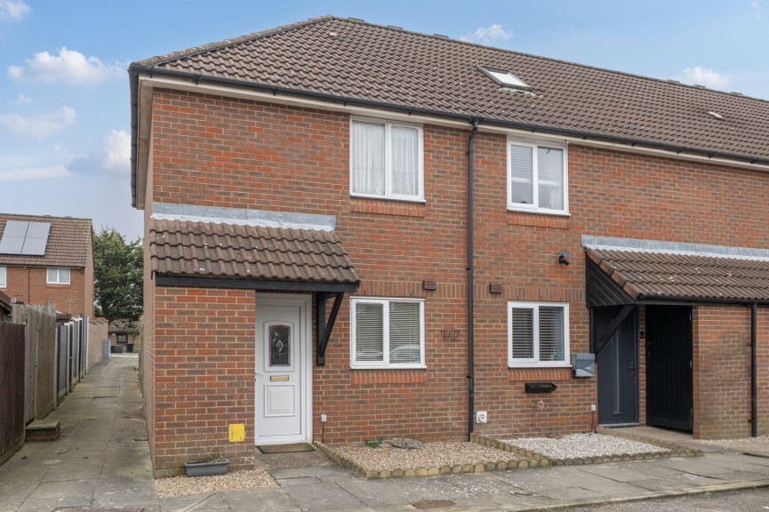 2 bedroom House for Sale Shelton Avenue, Toddington, Bedfordshire