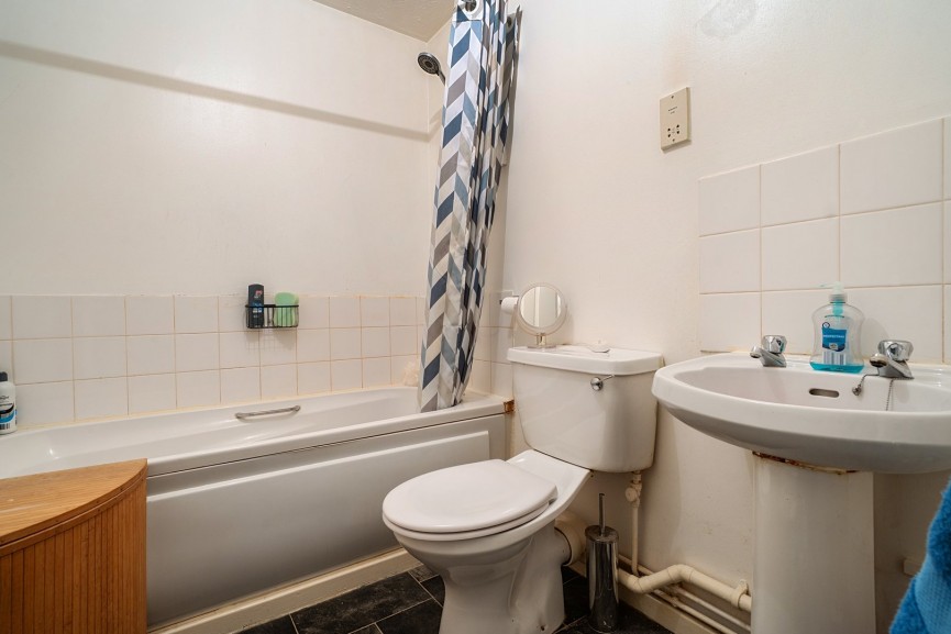 2 bedroom House for Sale Shelton Avenue, Toddington, Bedfordshire