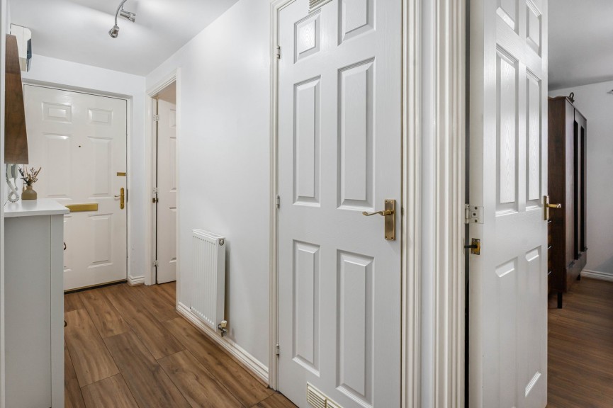 2 bedroom Flat for Sale St Lukes Court, Hatfield, Hertfordshire