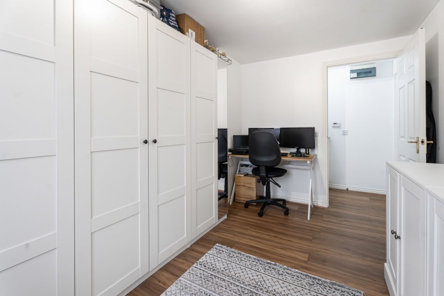 2 bedroom Flat for Sale St Lukes Court, Hatfield, Hertfordshire