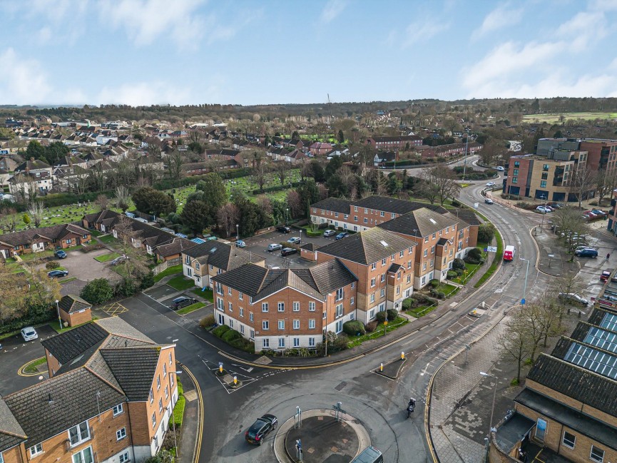 2 bedroom Flat for Sale St Lukes Court, Hatfield, Hertfordshire